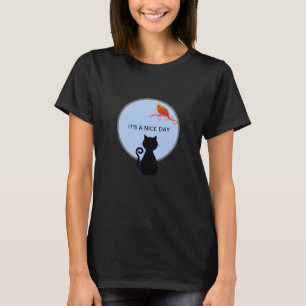 Schwarze Katze und roter Vogel T-Shirt