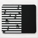 Schwarze Katze und Streifen Farbblock Schwarz Mousepad<br><div class="desc">Wie Katzen? Komm und Karo diese niedlichen schwarzen Katzen auf diesen Mauspads raus. Erhältlich in verschiedenen Stilen und Farben.</div>