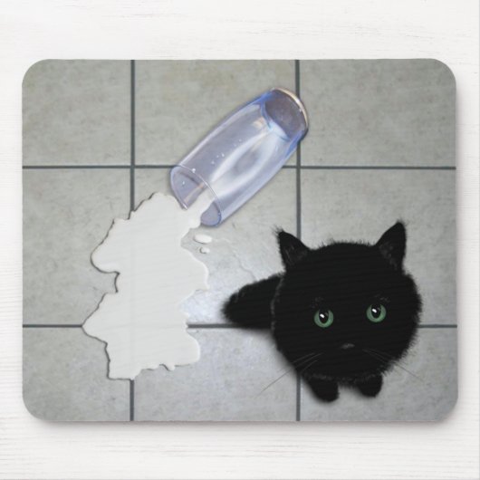 Schwarze Katze und verschüttete Milch Mousepad (Vorne)