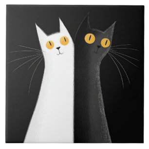 Schwarze Katze und weiße Katzen auf Schwarz Fliese