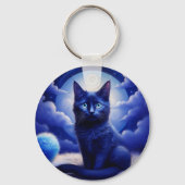 Schwarze Katze vor dem Hintergrund eines blauen Mo Schlüsselanhänger (Vorderseite)