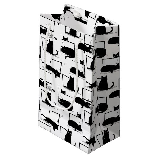 Schwarze Katzen auf Laptops Kleine Geschenktüte (Vorderseite Schrägansicht)