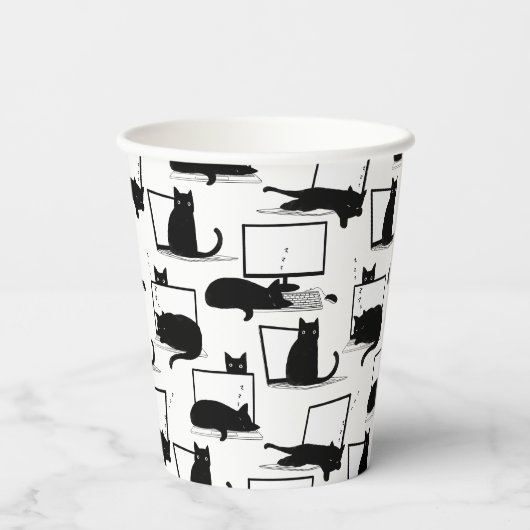 Schwarze Katzen auf Laptops Pappbecher (Rückseite)