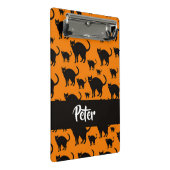 Schwarze Katzen auf Orange Mini Klemmbrett (Schrägansicht)