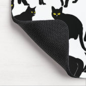 Schwarze Katzen auf Weiß Mousepad (Ecke)