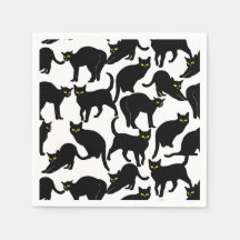 Schwarze Katzen auf weißem Hintergrund
