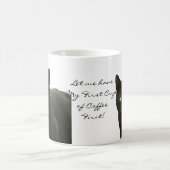 Schwarze Katzen-Aufpassen Kaffeetasse (Mittel)