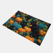 Schwarze Katzen im Kürbispflaster, Halloween Fußmatte (Schrägansicht)