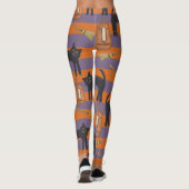 Schwarze Katzen, Orangefarbene und Lila Halloween- Leggings (Rückseite)