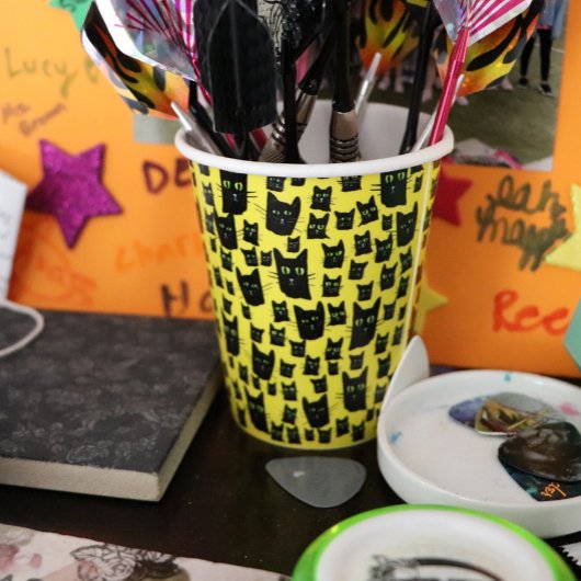 Schwarze Katzen Pappbecher