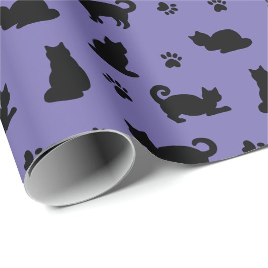 Schwarze Katzen Paw Prints Lila Geschenkpapier (Rolleneckpunkt)