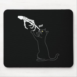 Schwarze Katzen-Skelett-Hand stupst Katzennase Lus Mousepad