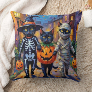 Schwarze Katzen Trick-or-Treating in Halloween-Kos Kissen