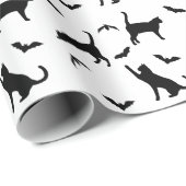 Schwarze Katzen und Fledermäuse auf weißem Hallowe Geschenkpapier (Rolleneckpunkt)
