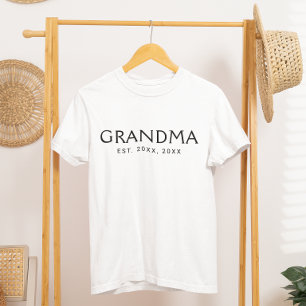 Schwarze klassische Typografie Established Oma T-Shirt