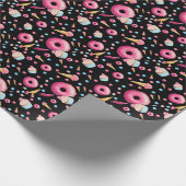 Schwarze Krapfen-Collage Geschenkpapier (Ecke)