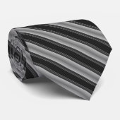 Schwarze Krawatte mit silberfarbenen Metallstreife (Gerollt)