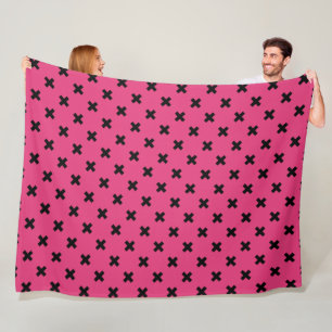Schwarze Kreuzstiche auf Fuchsia Fleecedecke
