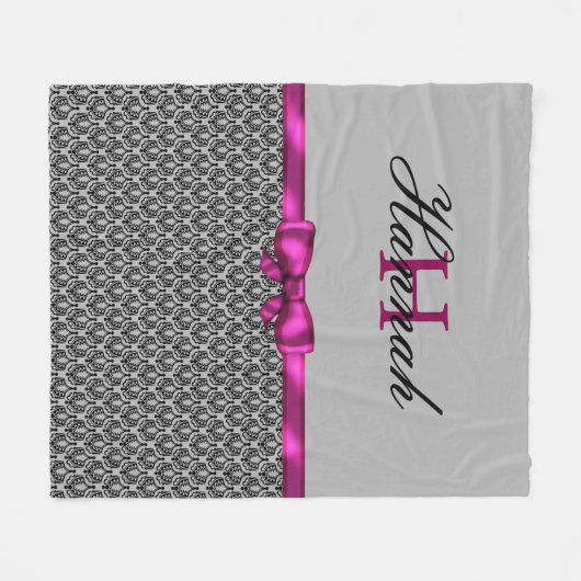 Schwarze Kronleuchter Damask und rosa Bow Monogram Fleecedecke (Vorderseite (Horizontal))