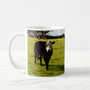 Schwarze Kuh mit weißem Gesicht und Mohawk, Kaffeetasse