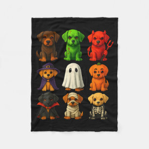 Schwarze Lab-Halloween-Labrador-Welpen in Kostümen Fleecedecke