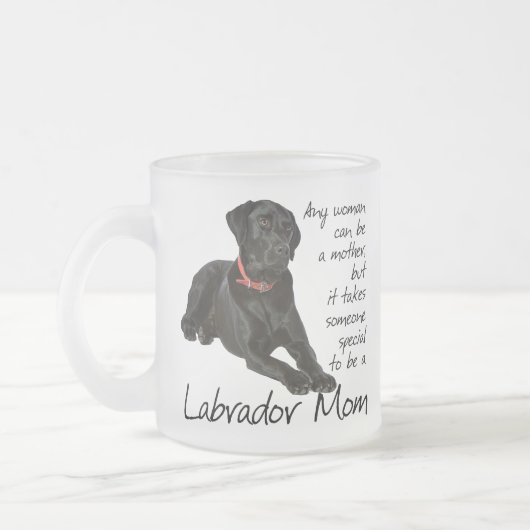 Schwarze Labrador-Mama-Tasse Mattglastasse (Links)