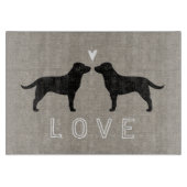 Schwarze Labrador-Retriever mit Herzen und Liebe Schneidebrett (Vorderseite)