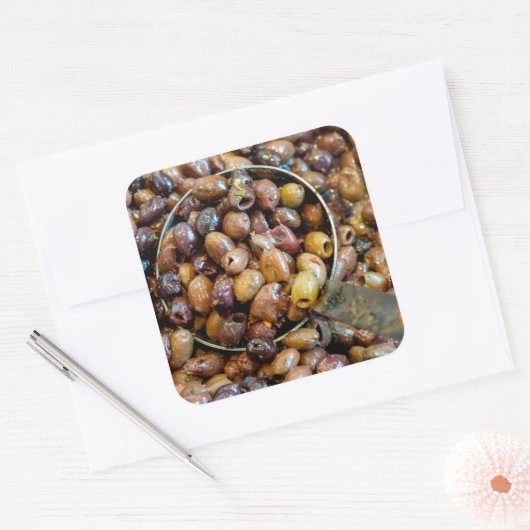 Schwarze Leccino Olive Quadratischer Aufkleber (Umschlag)
