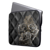 SCHWARZE LEDERSEITE MIT SCHWARZEN GOLD-ROSE AUSSEH LAPTOPSCHUTZHÜLLE (Vorderseite Links)