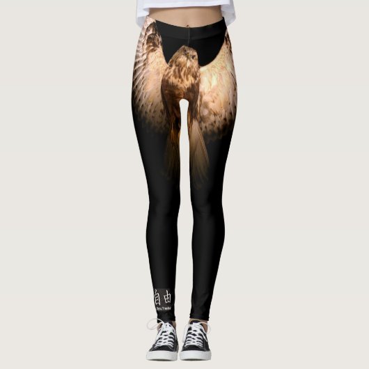 SCHWARZE LEGGINGS MIT EIGENEM FLUG (Vorderseite)