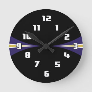 Schwarze Lila goldene Uhr