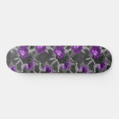 Schwarze Lila Rose Silver Blätter Dunkler Garten Skateboard (Horizontal)