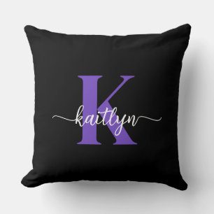Schwarze lila Schrift Monogramm Kissen
