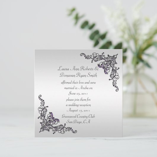 Schwarze Lila Wirbel auf Silberhintergrund Post We Einladung (Stehend Vorderseite)