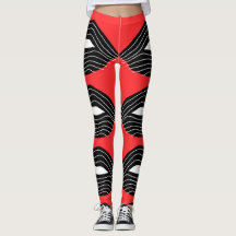 Schwarze Lippen auf roten Leggings