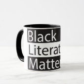 Schwarze Literatur spielt Tasse (Vorderseite Links)