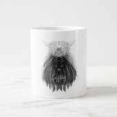 Schwarze Löwe mit Antlerkrone und Monogramm Jumbo-Tasse (Vorderseite)