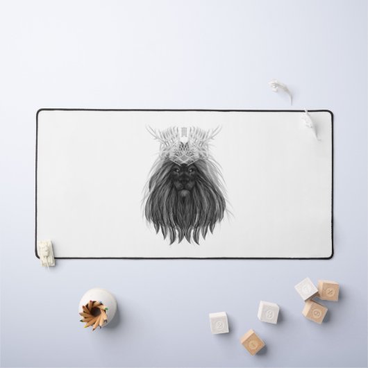 Schwarze Löwe mit Antlerkrone und Monogramm Schreibtischunterlage (Kindertisch)