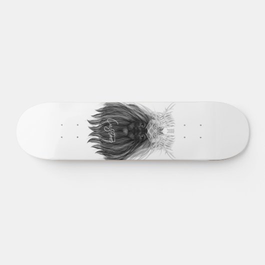 Schwarze Löwe mit Antlerkrone und Monogramm Skateboard (Horizontal)