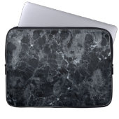 Schwarze Marmortextur Laptopschutzhülle (Vorderseite)