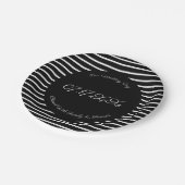 Schwarze Medallion akzentuiert mit Typografie Pappteller (Schrägansicht)