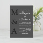 Schwarze minimalistische Hochzeitseinladung mit Mo (Stehend Vorderseite)