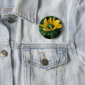 Schwarze mit Augen Susan auf grüner Blume Button (Beispiel)