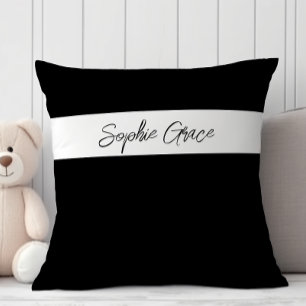 Schwarze moderne einfache Schrift Baby Shower Kissen