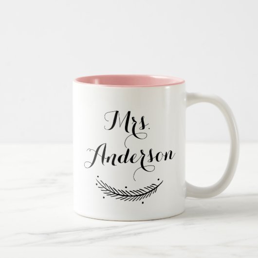 Schwarze moderne Kalligrafie Personalisierte Winte Zweifarbige Tasse (Rechts)