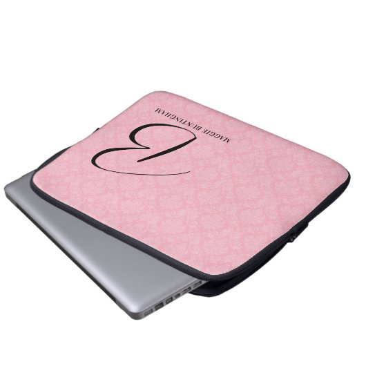 Schwarze Monogramm auf rosa Damaske Laptopschutzhülle (Vorne Knopf)