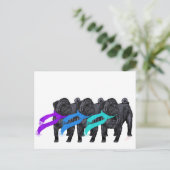 Schwarze Mops in Scarves Postkarte (Stehend Vorderseite)