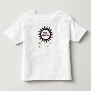 Schwarze Nacht Sonne von Alaska Kleinkind T-shirt