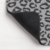 Schwarze Nettospitze mit Leopardmuster auf Weiß Mousepad (Ecke)