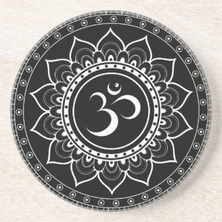 Schwarze Om-Mandala Getränkeuntersetzer